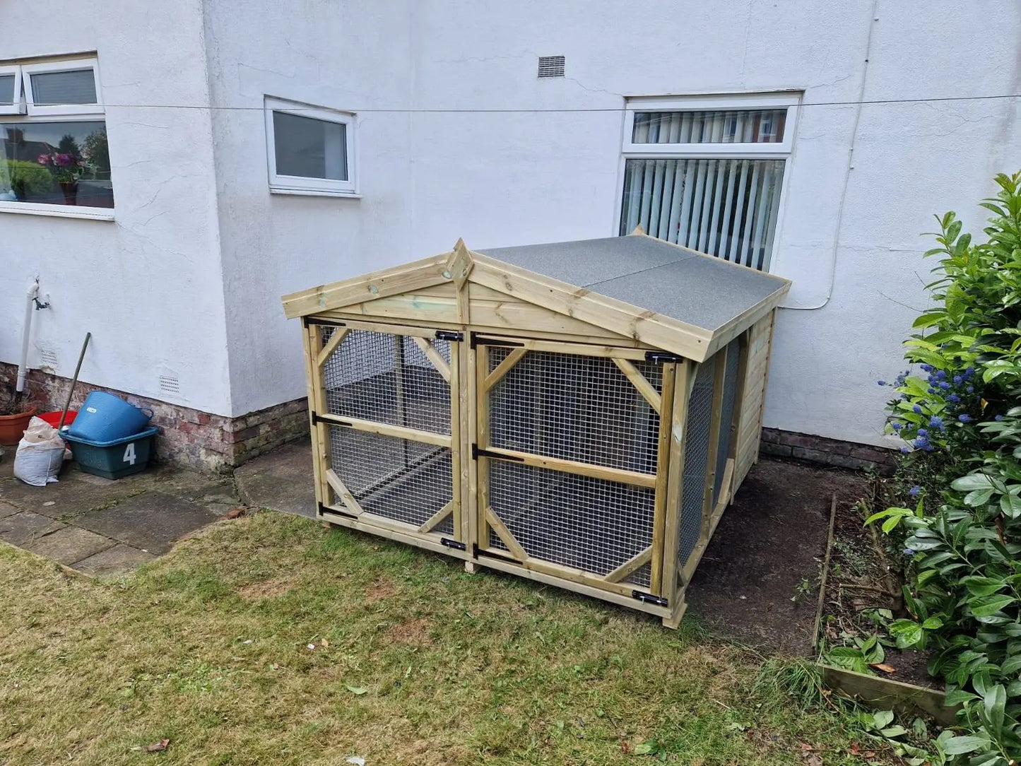 6.5 X 8 ft Duo Dog Kennel / Animal Housing Doghealth