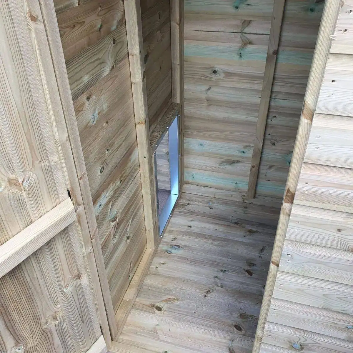 Benchmark Dog Kennel with Apex Roof - Single 10 x 4ft, Premium Wood Range