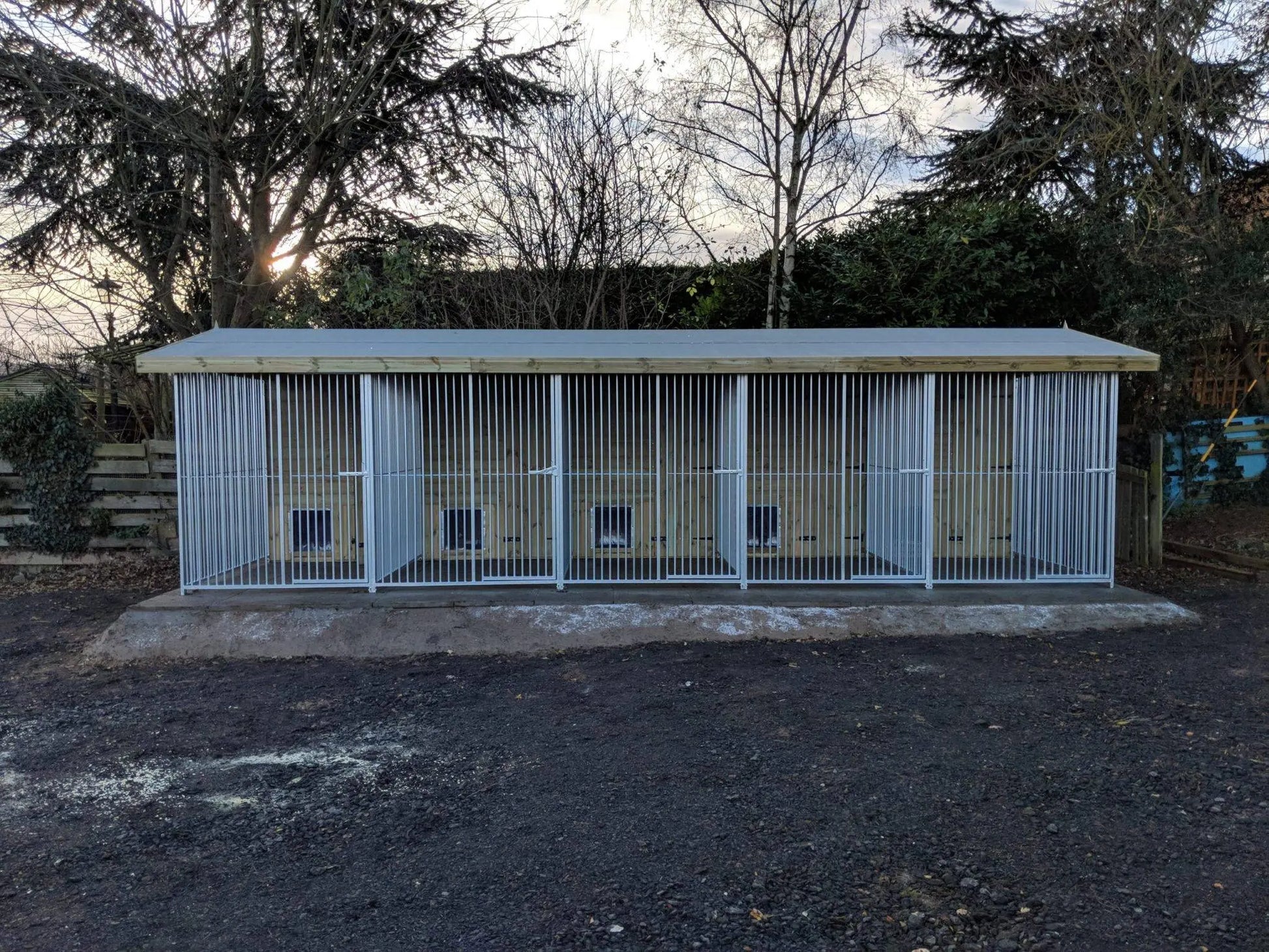 33 X 8 ft Five Bay Dog Kennel Doghealth