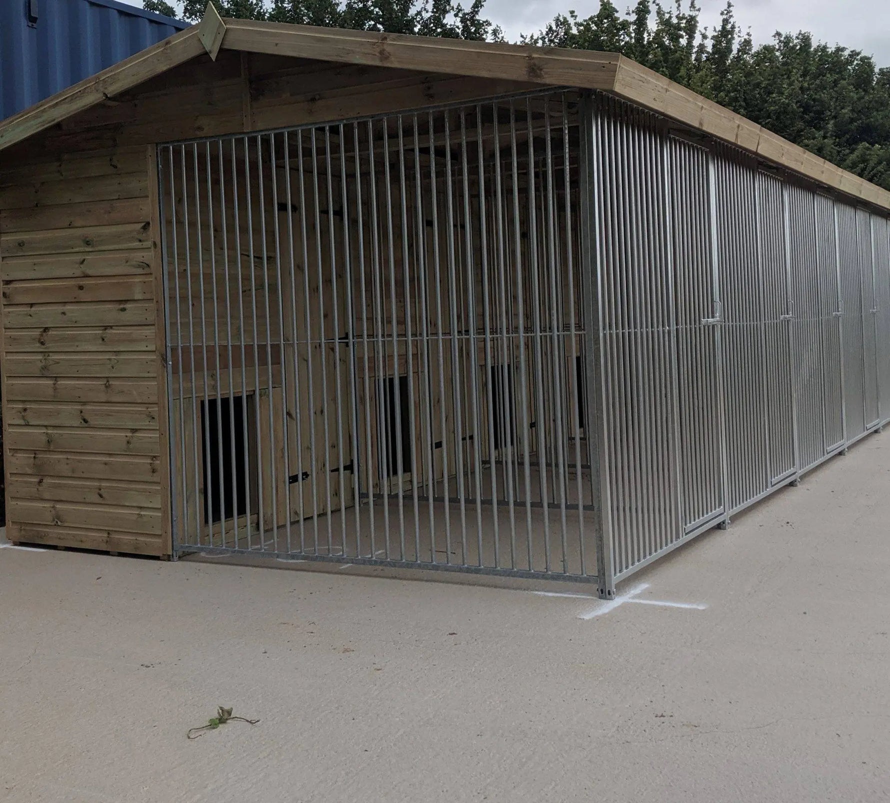 27 X 10 ft Four Bay Dog Kennel Doghealth