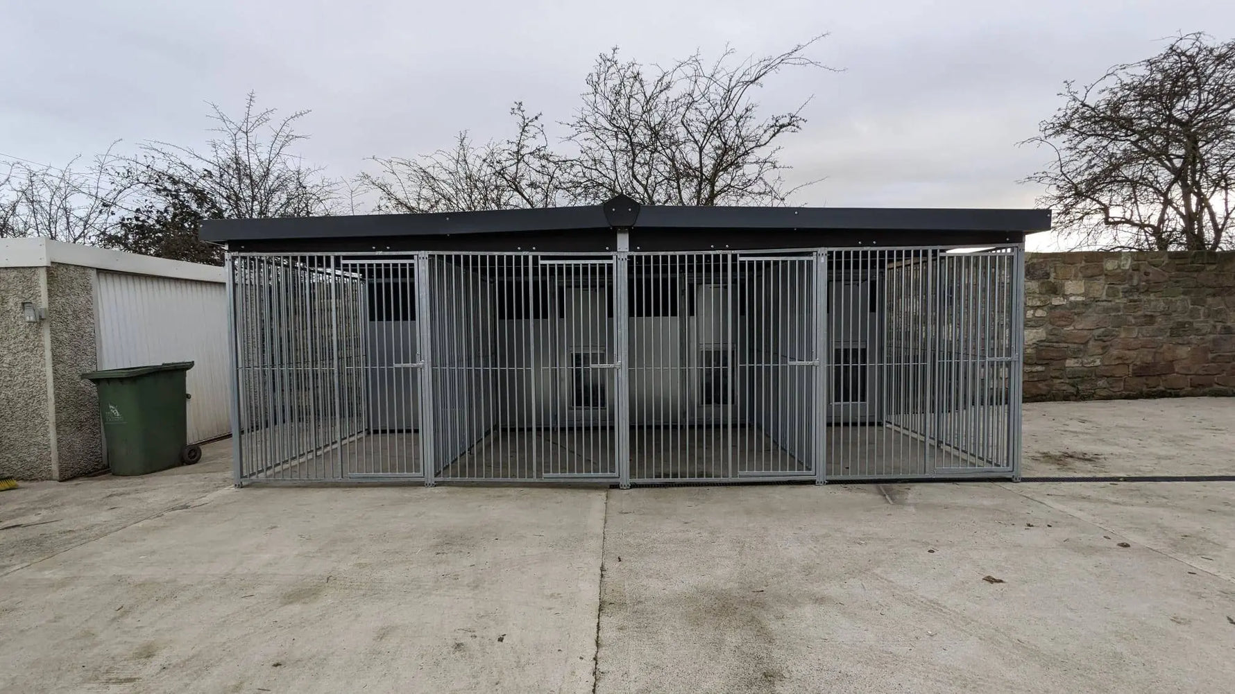 20 X 12 ft Four Bay Eco Thermal Plastic Dog Kennel Doghealth