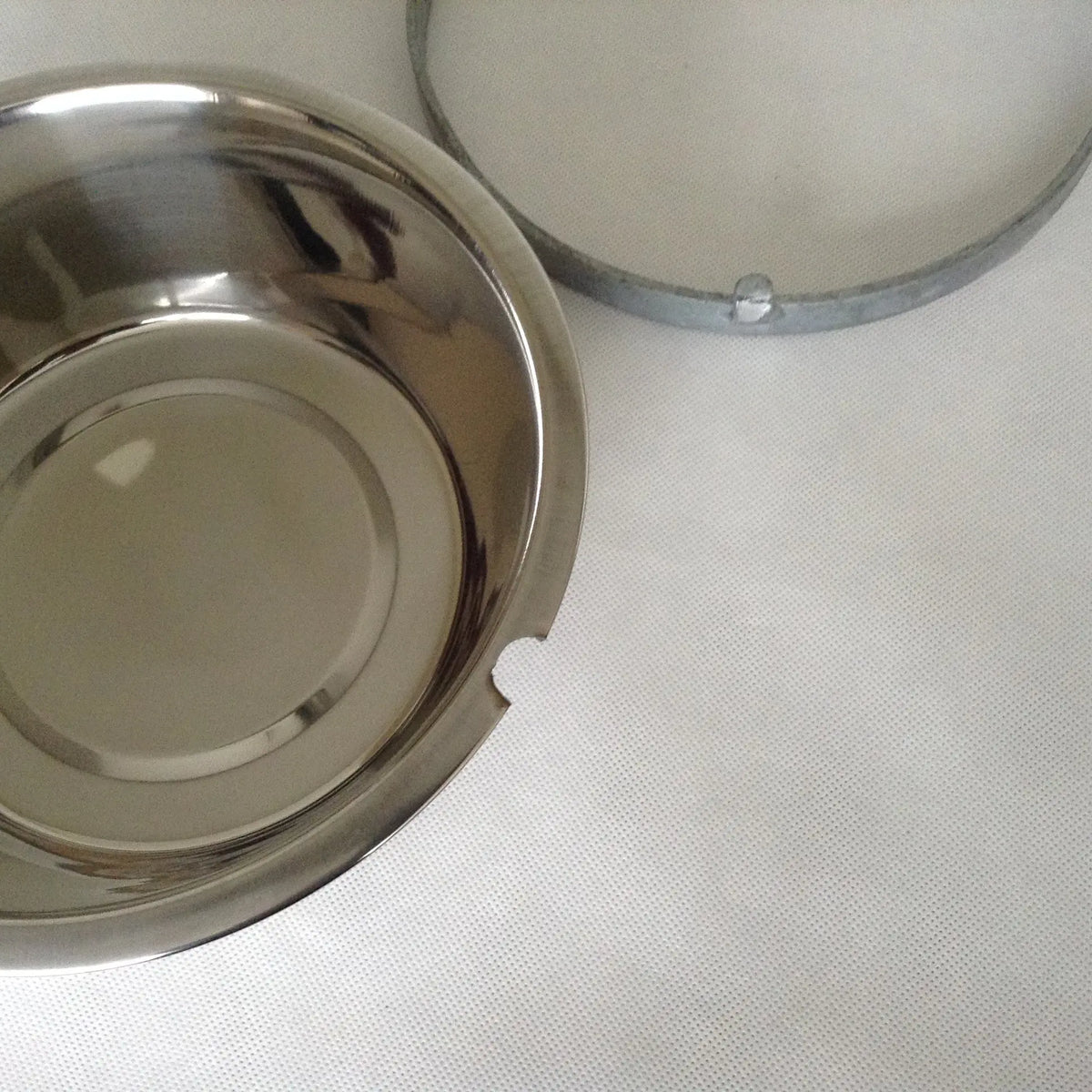 Galvanised bowl holders Inc Bowls Doghealth