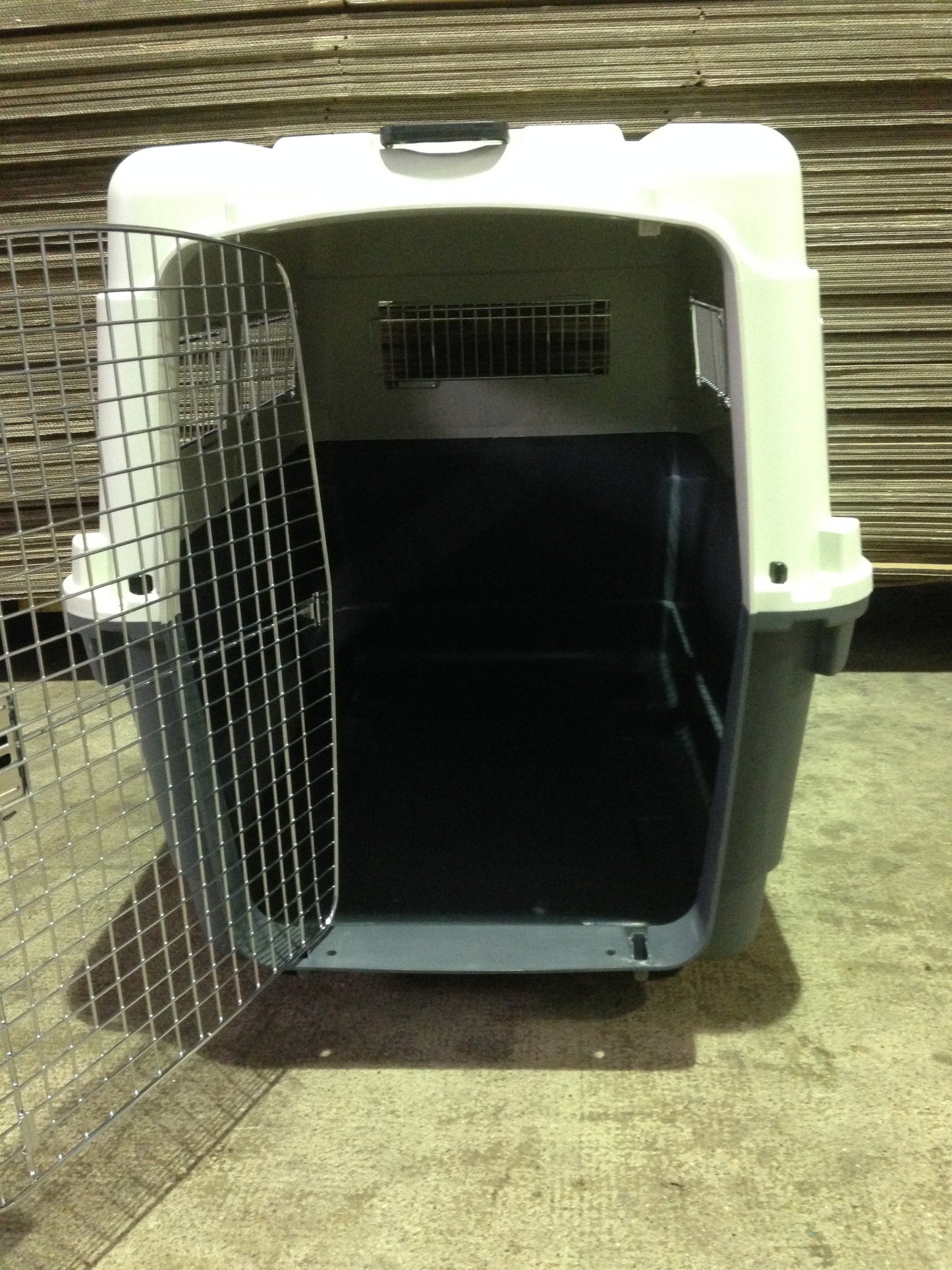 Giant L120 airline approved pet carrier
