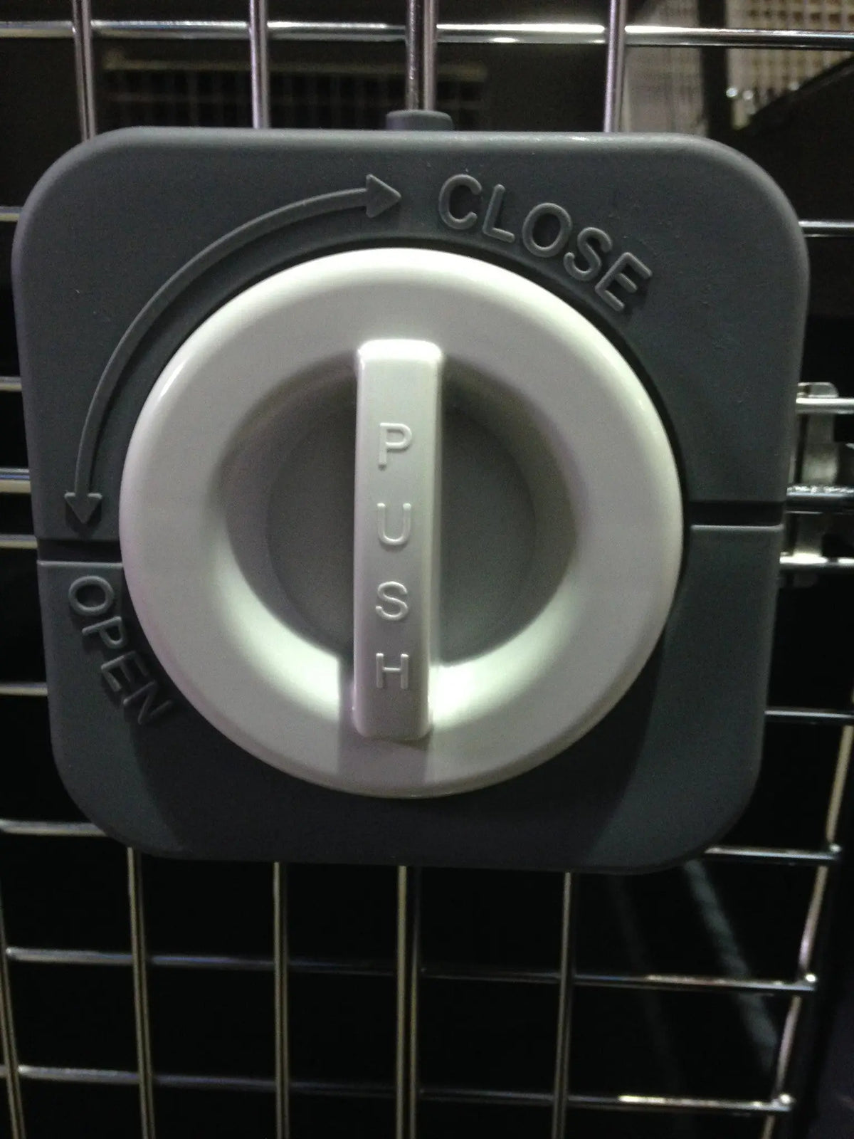 Hi Spec Sky Kennels - Meets IATA Requirements for Transportation of Live Animals BEST SELLER Dog Health